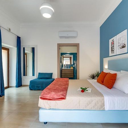 Anima Rooms Apartments Шака Екстериор снимка